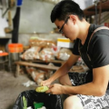 娱乐吃瓜酱男朋友打工,揭秘娱乐圈背后的辛酸与甜蜜