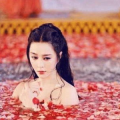 美女艺术体裸体a片,美女艺术家的行为艺术之旅